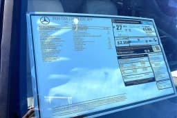 Mercedes-Benz GLB GLB 250 4MATIC SUV 2026 — side view