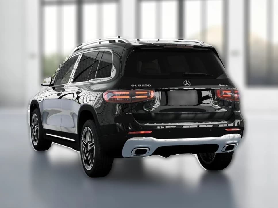 Mercedes-Benz GLB GLB 250 4MATIC SUV 2026 — side view