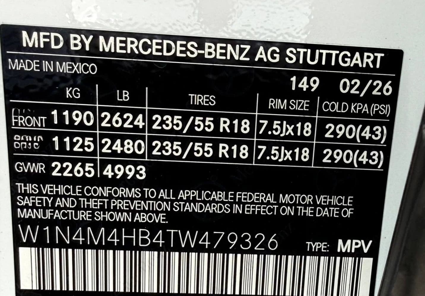 Mercedes-Benz GLB GLB 250 4MATIC SUV 2026 — side view