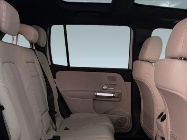 Mercedes-Benz GLB GLB 250 4MATIC SUV 2026 — side view