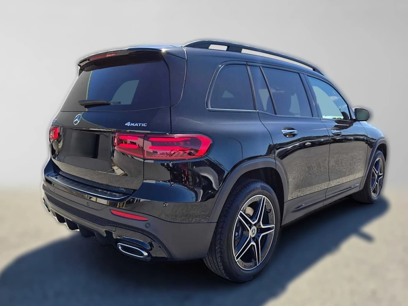 Mercedes-Benz GLB GLB 250 4MATIC SUV 2026 — side view