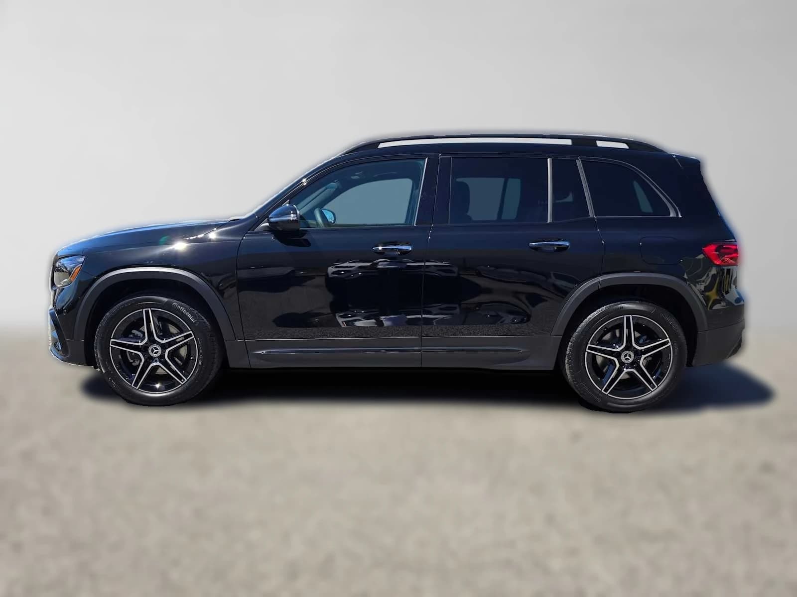 Mercedes-Benz GLB GLB 250 4MATIC SUV 2026 — side view