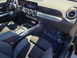 Mercedes-Benz GLB GLB 250 4MATIC SUV 2026 — side view