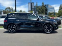 Mercedes-Benz GLB GLB 250 4MATIC SUV 2026 — side view