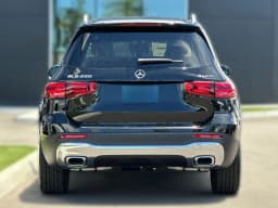 Mercedes-Benz GLB GLB 250 4MATIC SUV 2026 — side view