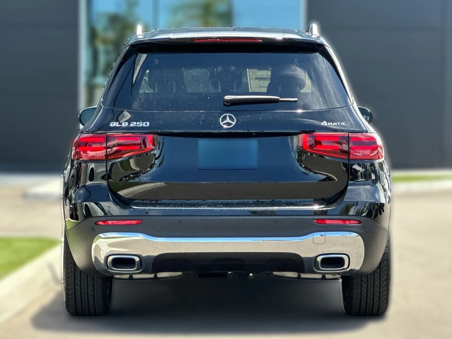 Mercedes-Benz GLB GLB 250 4MATIC SUV 2026 — side view