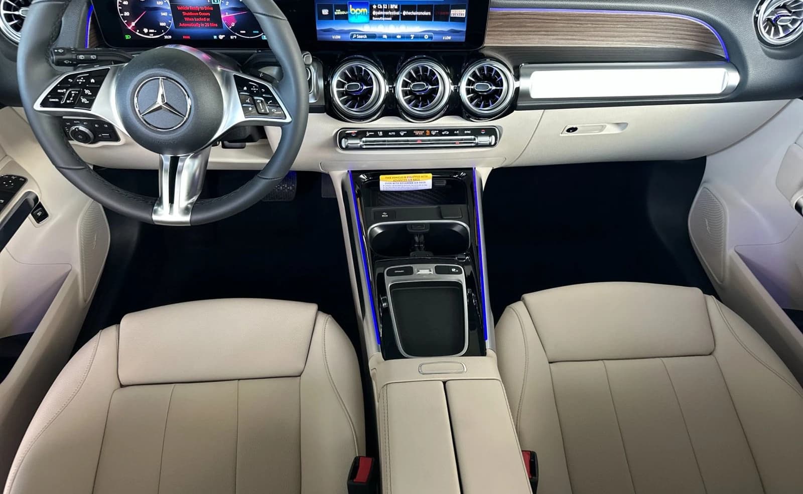 Mercedes-Benz GLB GLB 250 4MATIC SUV 2026 — side view