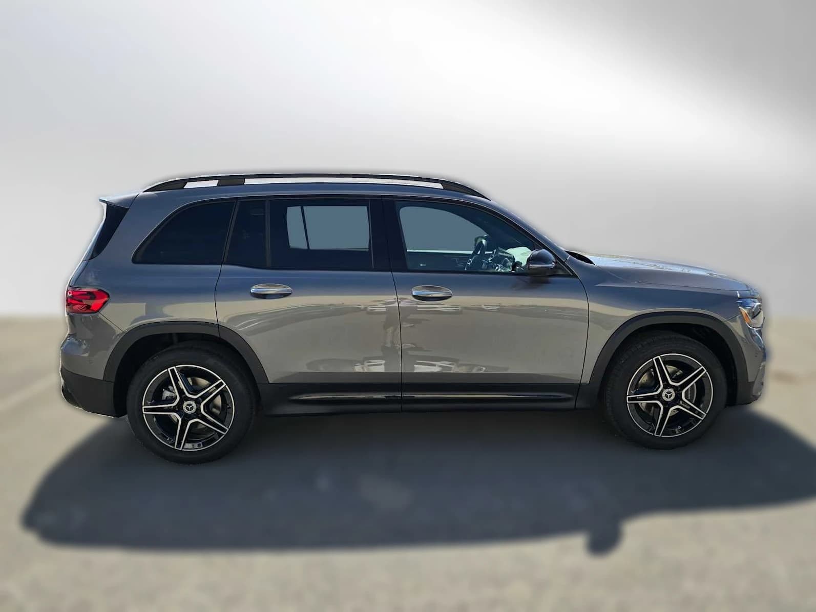 Mercedes-Benz GLB GLB 250 4MATIC SUV 2026 — side view