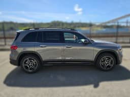 Mercedes-Benz GLB GLB 250 4MATIC SUV 2026 — side view