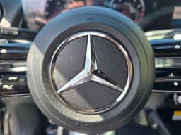 Mercedes-Benz GLB GLB 250 4MATIC SUV 2026 — side view