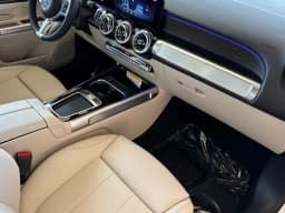 Mercedes-Benz GLB GLB 250 4MATIC SUV 2026 — side view