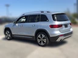 Mercedes-Benz GLB GLB 250 4MATIC SUV 2026 — side view