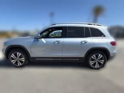 Mercedes-Benz GLB GLB 250 4MATIC SUV 2026 — side view