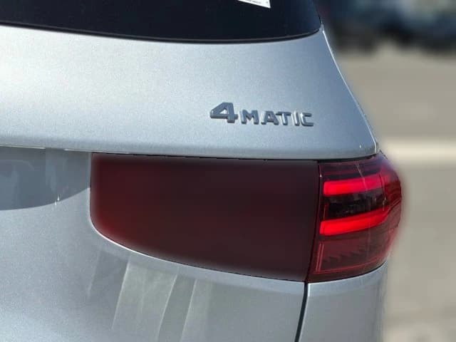 Mercedes-Benz GLB GLB 250 4MATIC SUV 2026 — side view