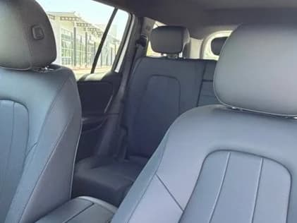 Mercedes-Benz GLB GLB 250 4MATIC SUV 2026 — side view