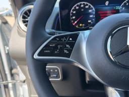 Mercedes-Benz GLB GLB 250 4MATIC SUV 2026 — side view