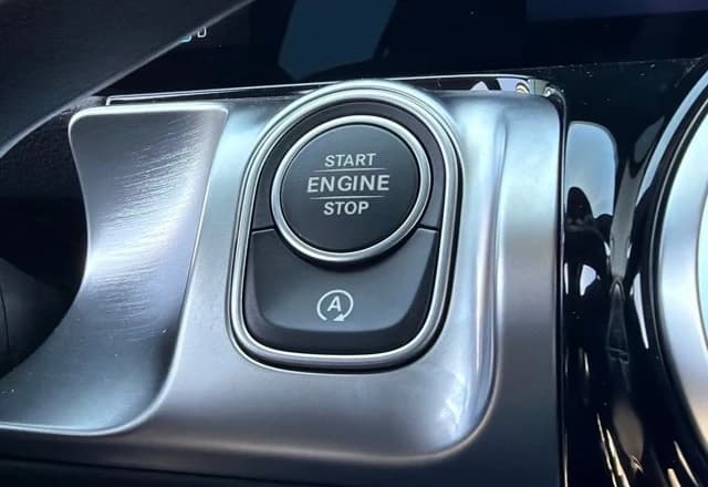Mercedes-Benz GLB GLB 250 4MATIC SUV 2026 — side view