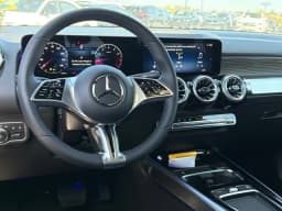 Mercedes-Benz GLB GLB 250 4MATIC SUV 2026 — side view