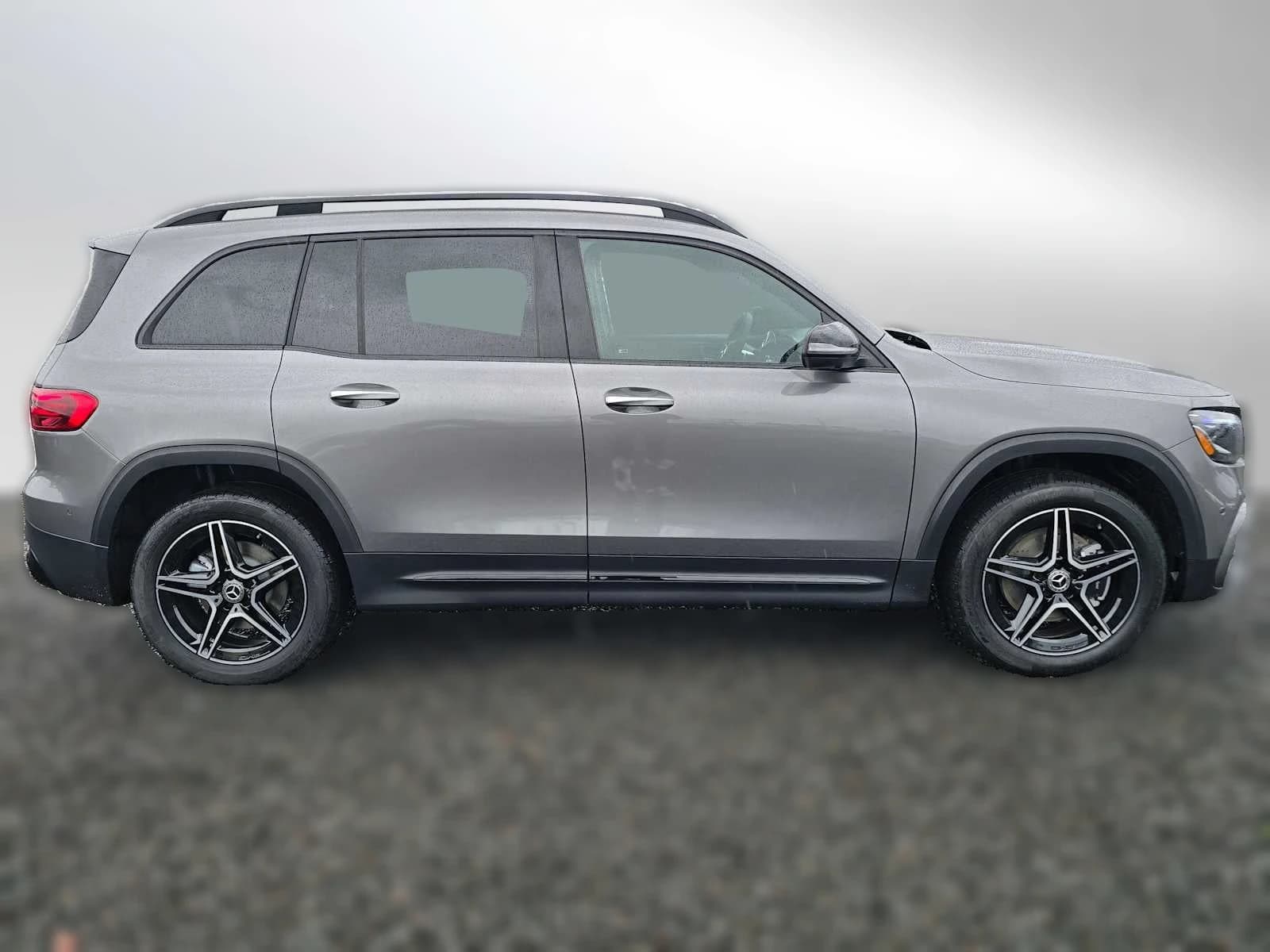 Mercedes-Benz GLB GLB 250 4MATIC SUV 2026 — side view