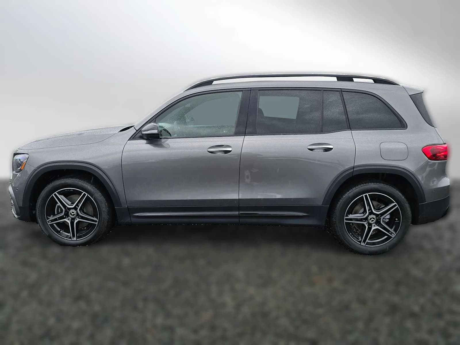 Mercedes-Benz GLB GLB 250 4MATIC SUV 2026 — side view