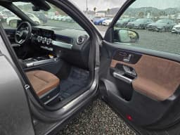 Mercedes-Benz GLB GLB 250 4MATIC SUV 2026 — side view