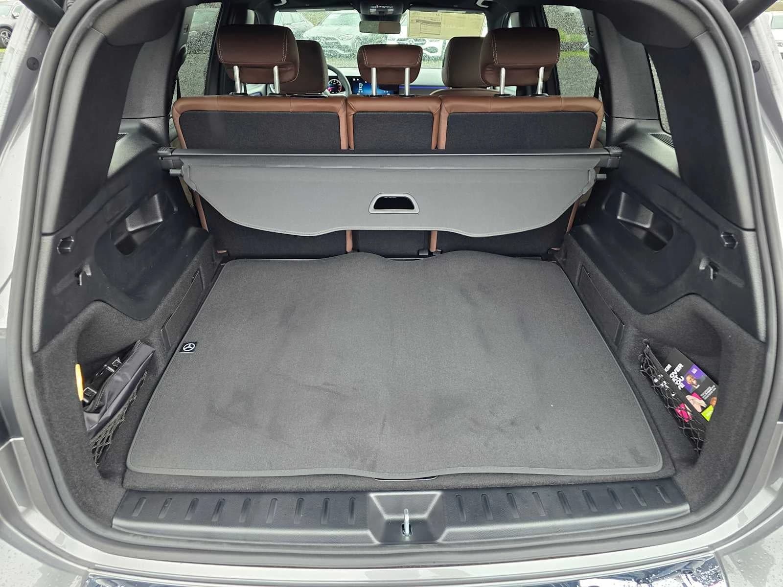 Mercedes-Benz GLB GLB 250 4MATIC SUV 2026 — side view
