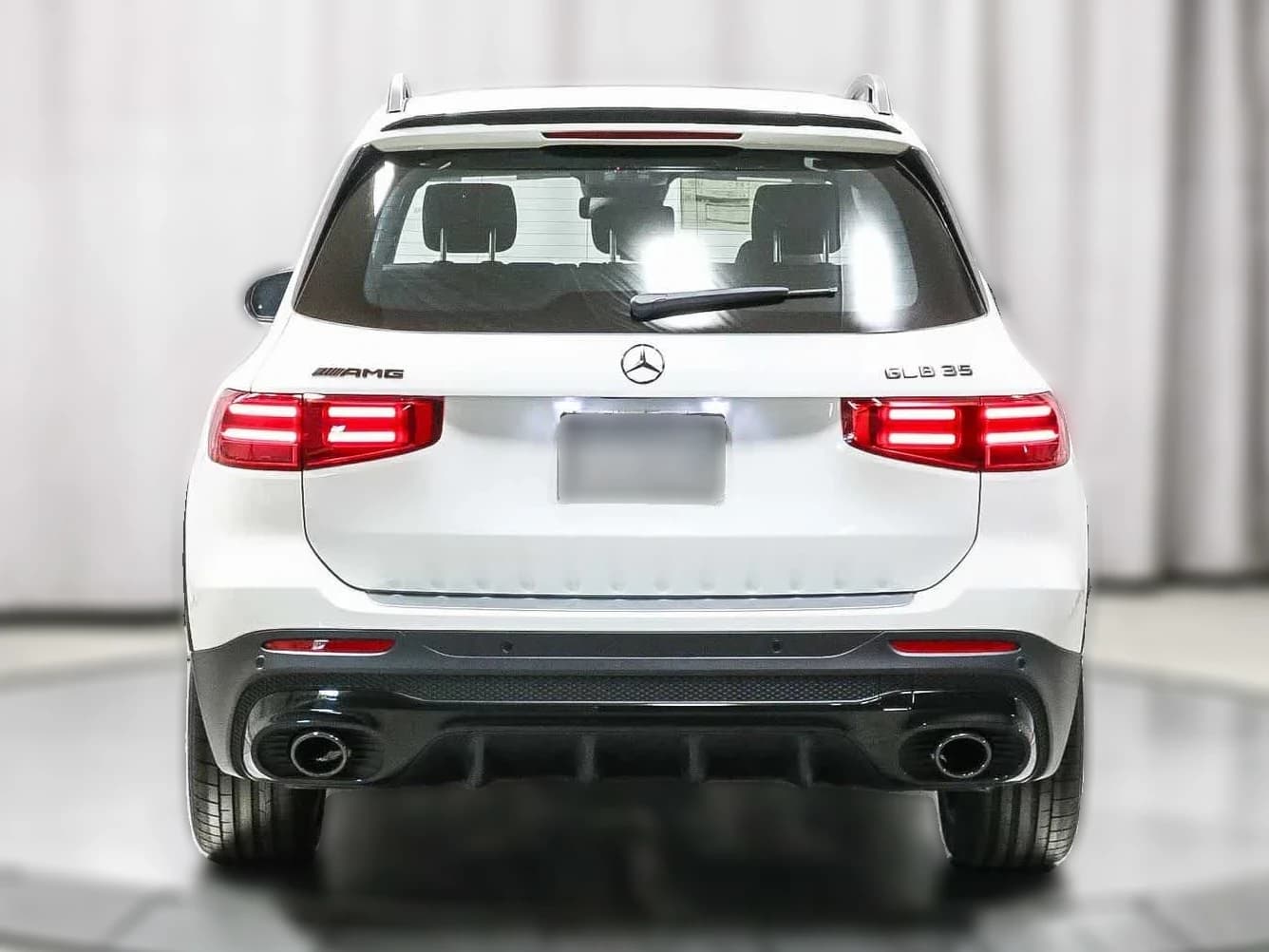Mercedes-Benz GLB AMG GLB 35 4MATIC SUV 2026 — side view