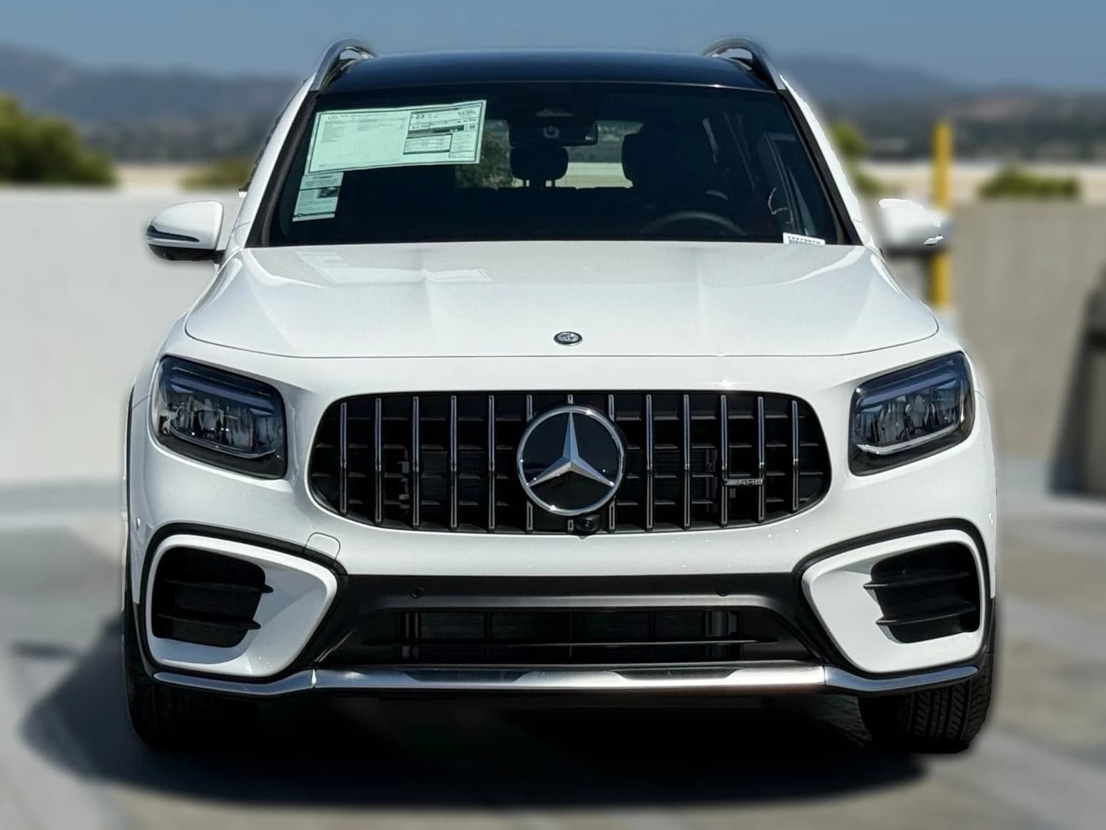 Mercedes-Benz GLB AMG GLB 35 4MATIC SUV 2026 — side view