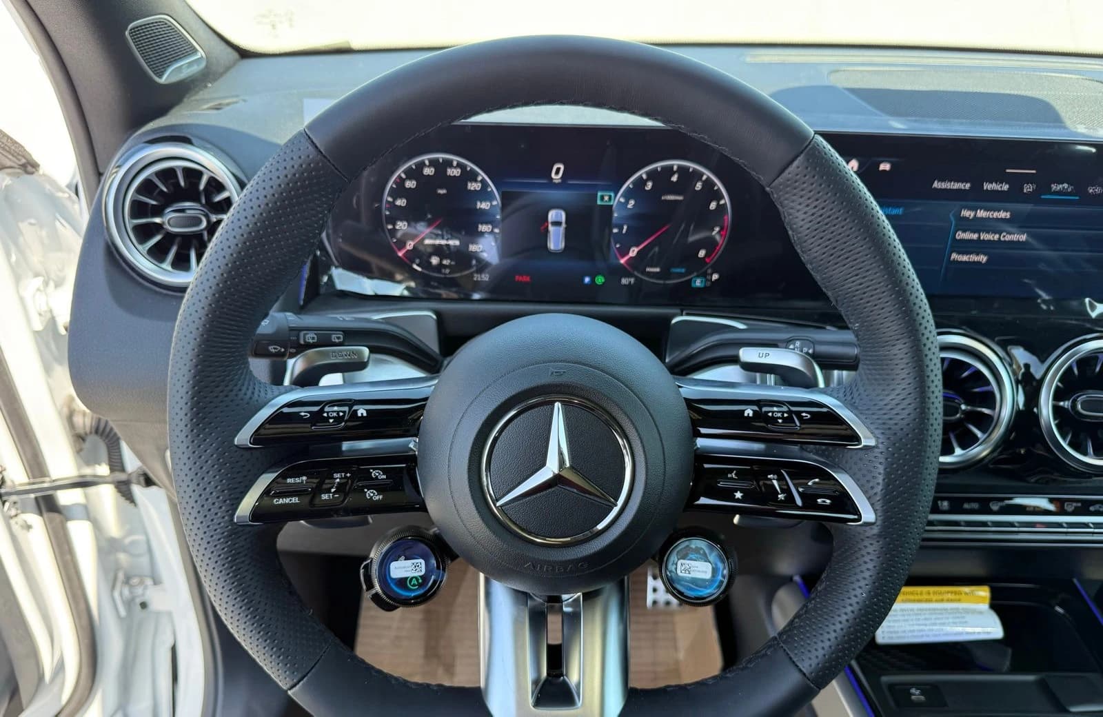 Mercedes-Benz GLB AMG GLB 35 4MATIC SUV 2026 — side view