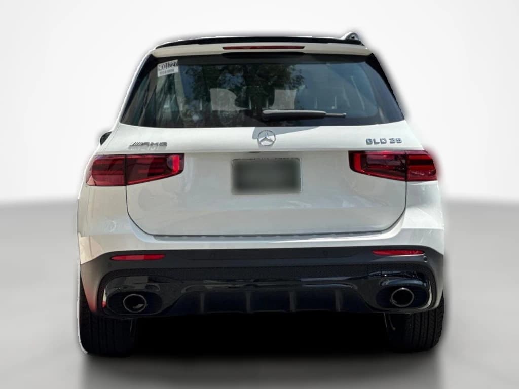 Mercedes-Benz GLB AMG GLB 35 4MATIC SUV 2026 — side view