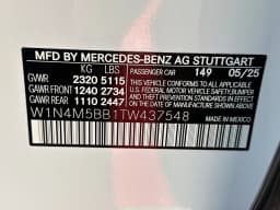 Mercedes-Benz GLB AMG GLB 35 4MATIC SUV 2026 — side view
