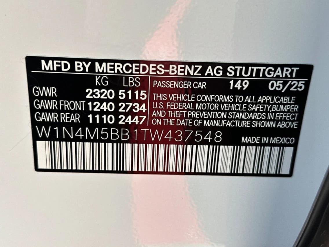 Mercedes-Benz GLB AMG GLB 35 4MATIC SUV 2026 — side view