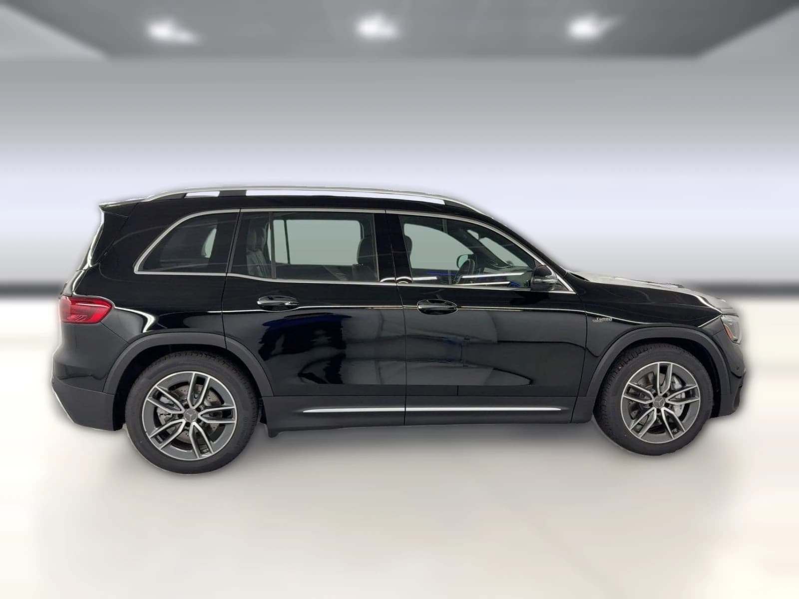 Mercedes-Benz GLB AMG GLB 35 4MATIC SUV 2026 — side view