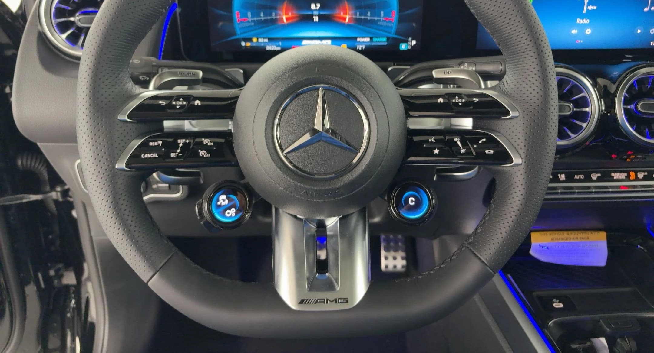 Mercedes-Benz GLB AMG GLB 35 4MATIC SUV 2026 — side view