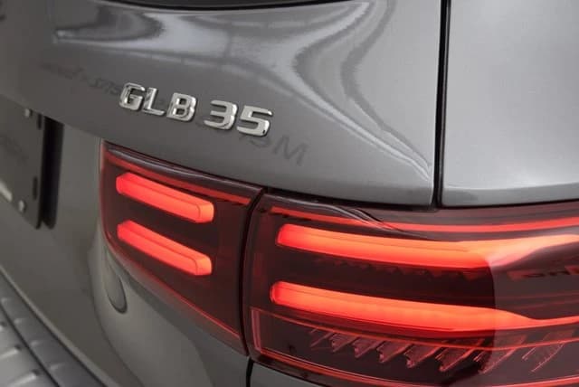 Mercedes-Benz GLB AMG GLB 35 4MATIC SUV 2026 — side view