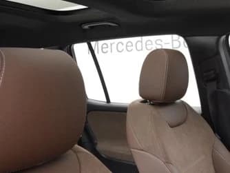Mercedes-Benz GLB AMG GLB 35 4MATIC SUV 2026 — side view