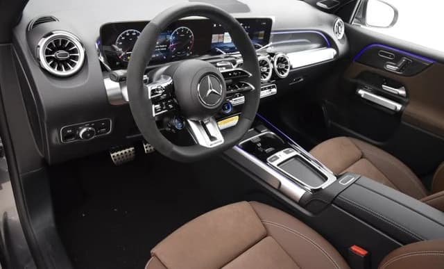 Mercedes-Benz GLB AMG GLB 35 4MATIC SUV 2026 — side view