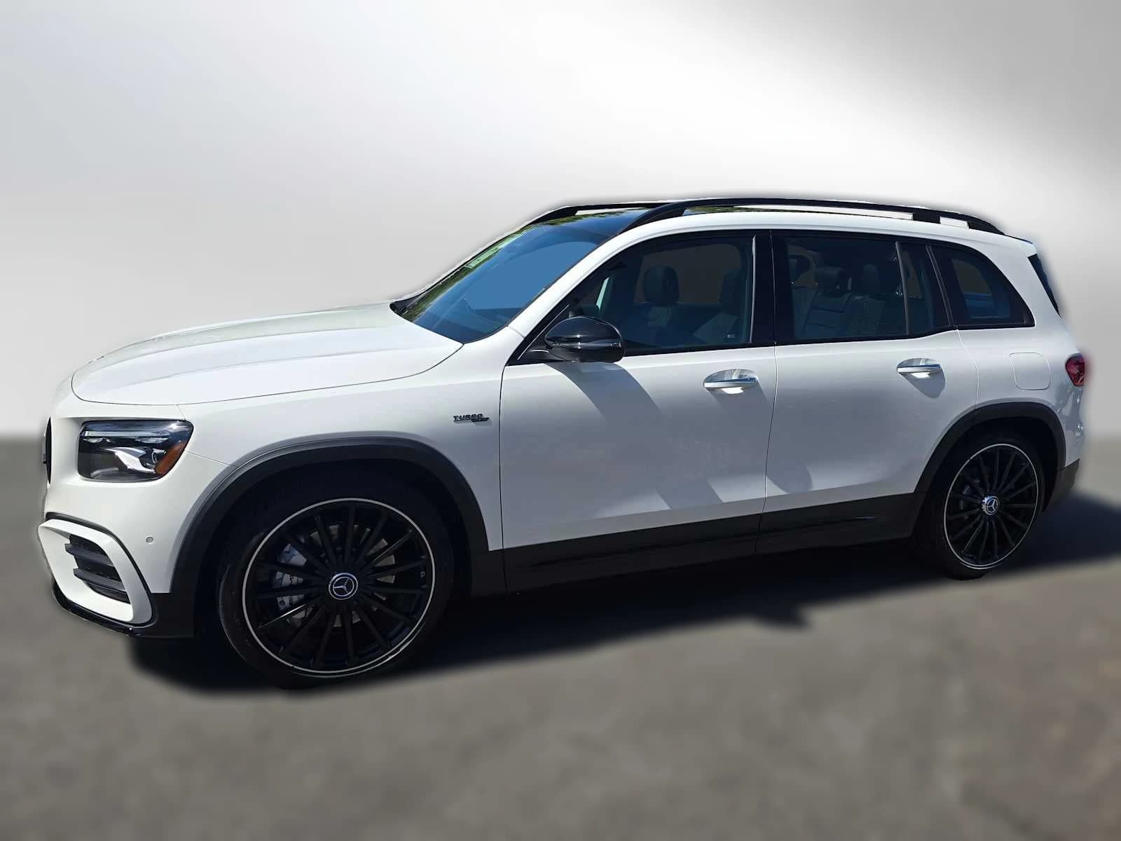 Mercedes-Benz GLB AMG GLB 35 4MATIC SUV 2026 — side view