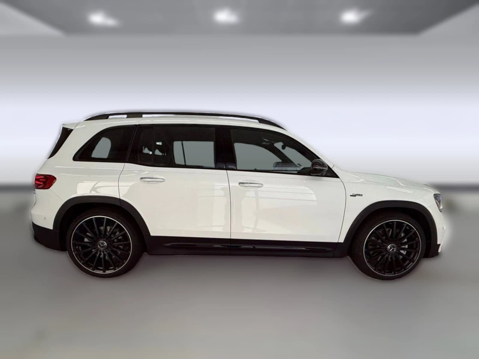 Mercedes-Benz GLB AMG GLB 35 4MATIC SUV 2026 — side view