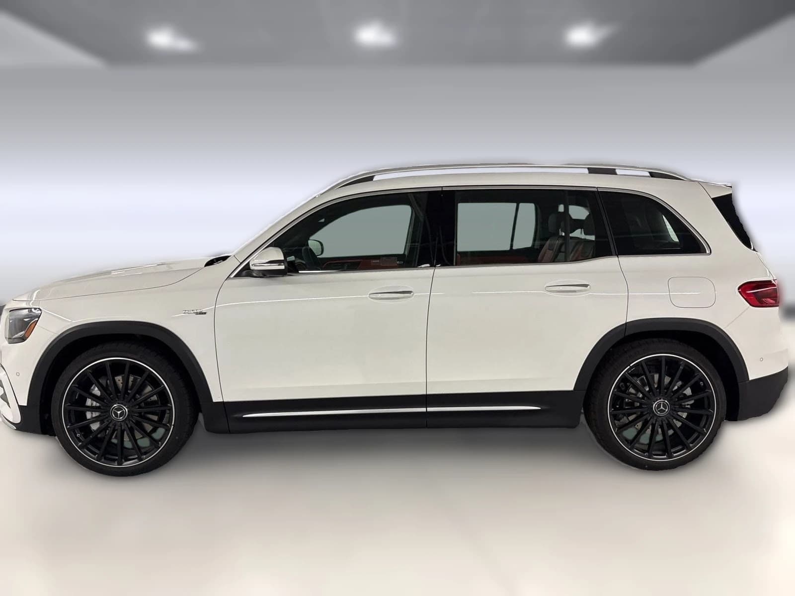 Mercedes-Benz GLB AMG GLB 35 4MATIC SUV 2026 — side view