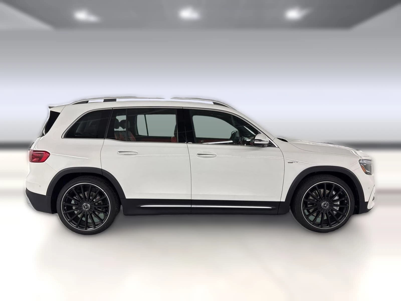 Mercedes-Benz GLB AMG GLB 35 4MATIC SUV 2026 — side view
