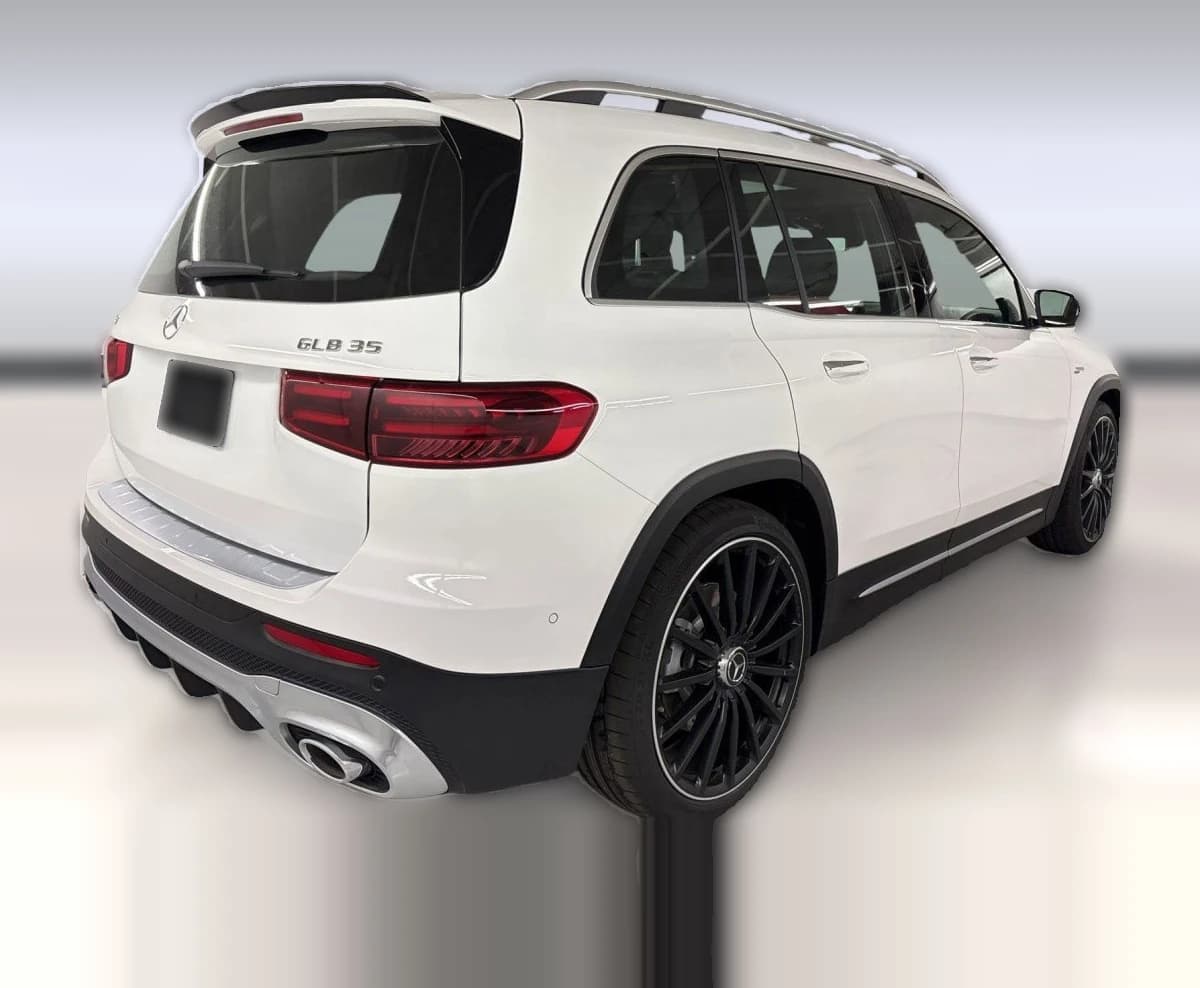 Mercedes-Benz GLB AMG GLB 35 4MATIC SUV 2026 — side view
