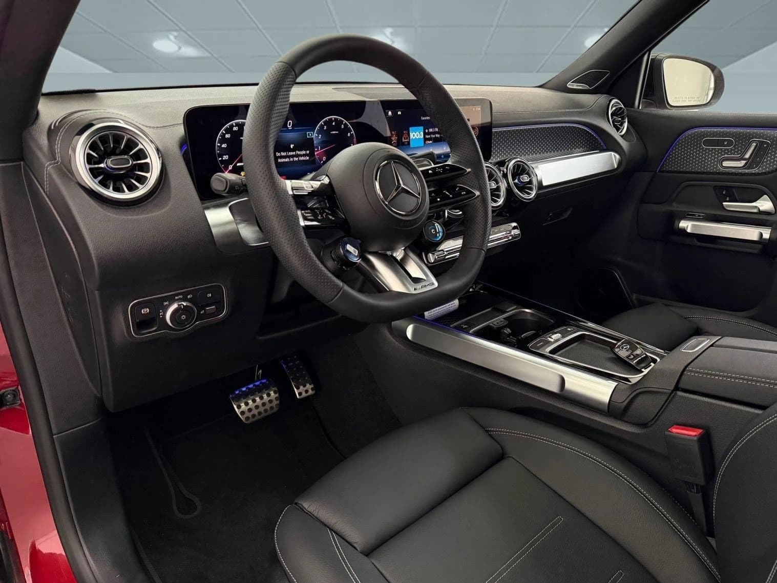 Mercedes-Benz GLB AMG GLB 35 4MATIC SUV 2026 — side view