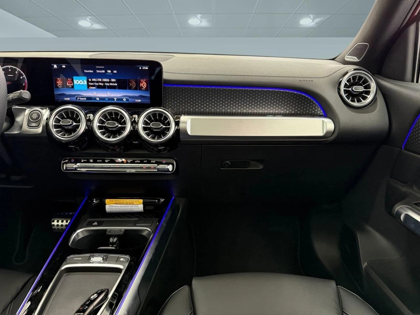 Mercedes-Benz GLB AMG GLB 35 4MATIC SUV 2026 — side view