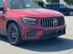 Mercedes-Benz GLB AMG GLB 35 4MATIC SUV 2026 — side view