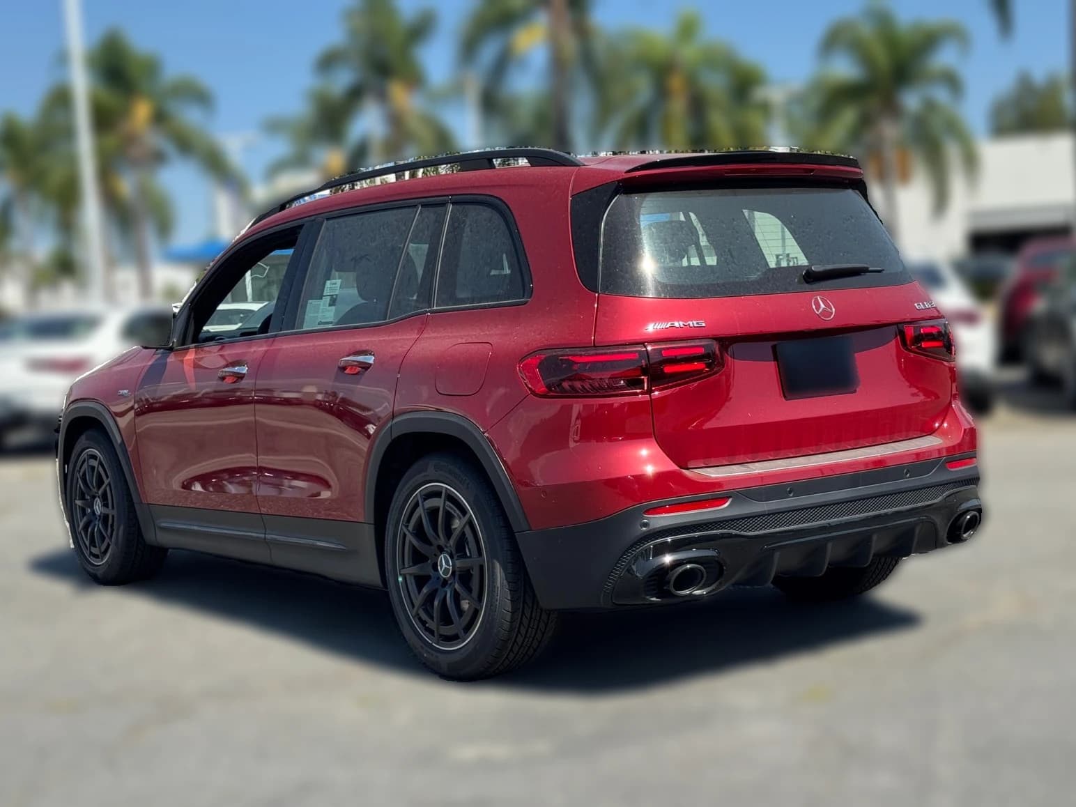 Mercedes-Benz GLB AMG GLB 35 4MATIC SUV 2026 — side view