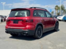 Mercedes-Benz GLB AMG GLB 35 4MATIC SUV 2026 — side view