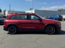 Mercedes-Benz GLB AMG GLB 35 4MATIC SUV 2026 — side view