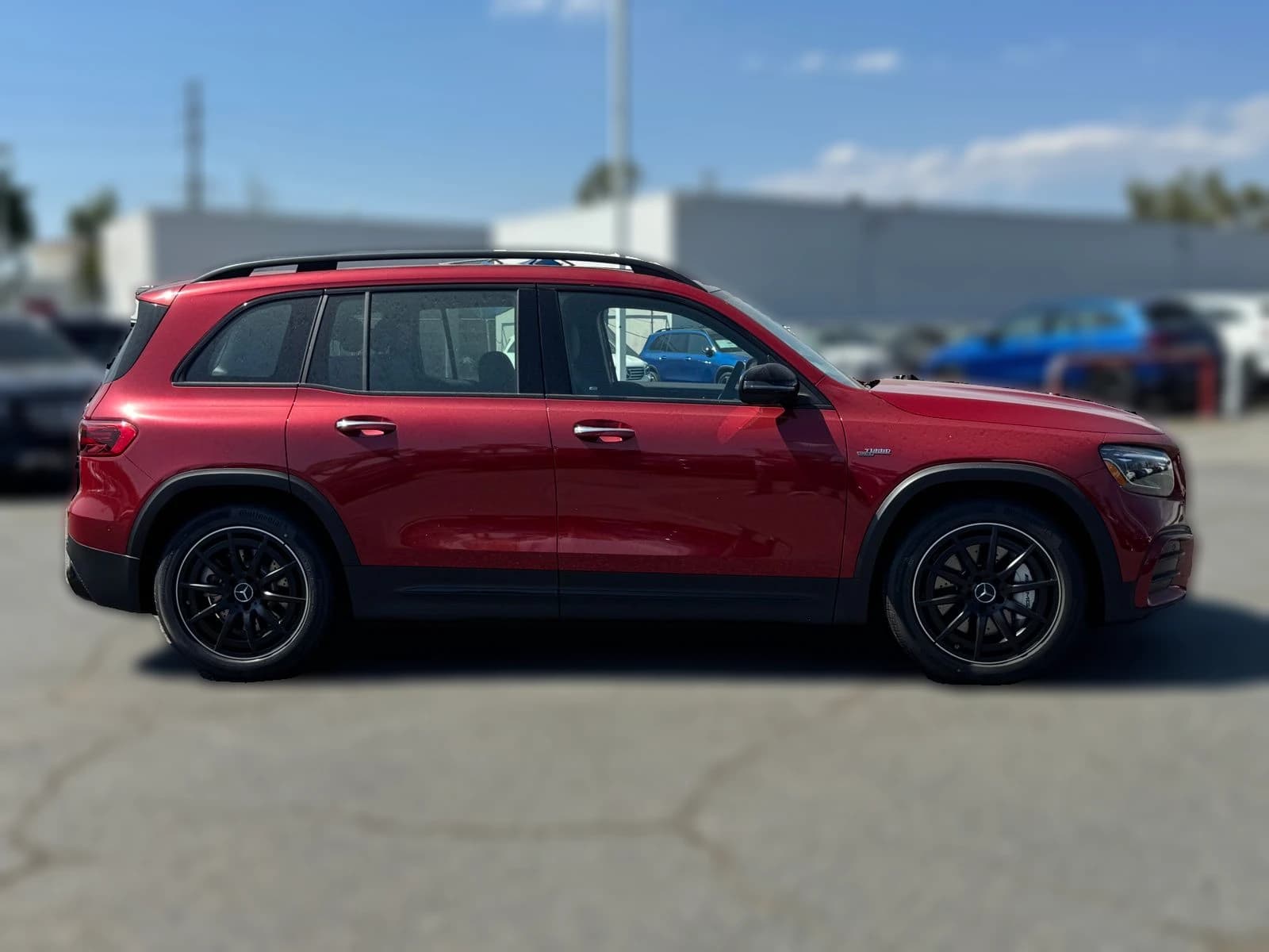 Mercedes-Benz GLB AMG GLB 35 4MATIC SUV 2026 — side view