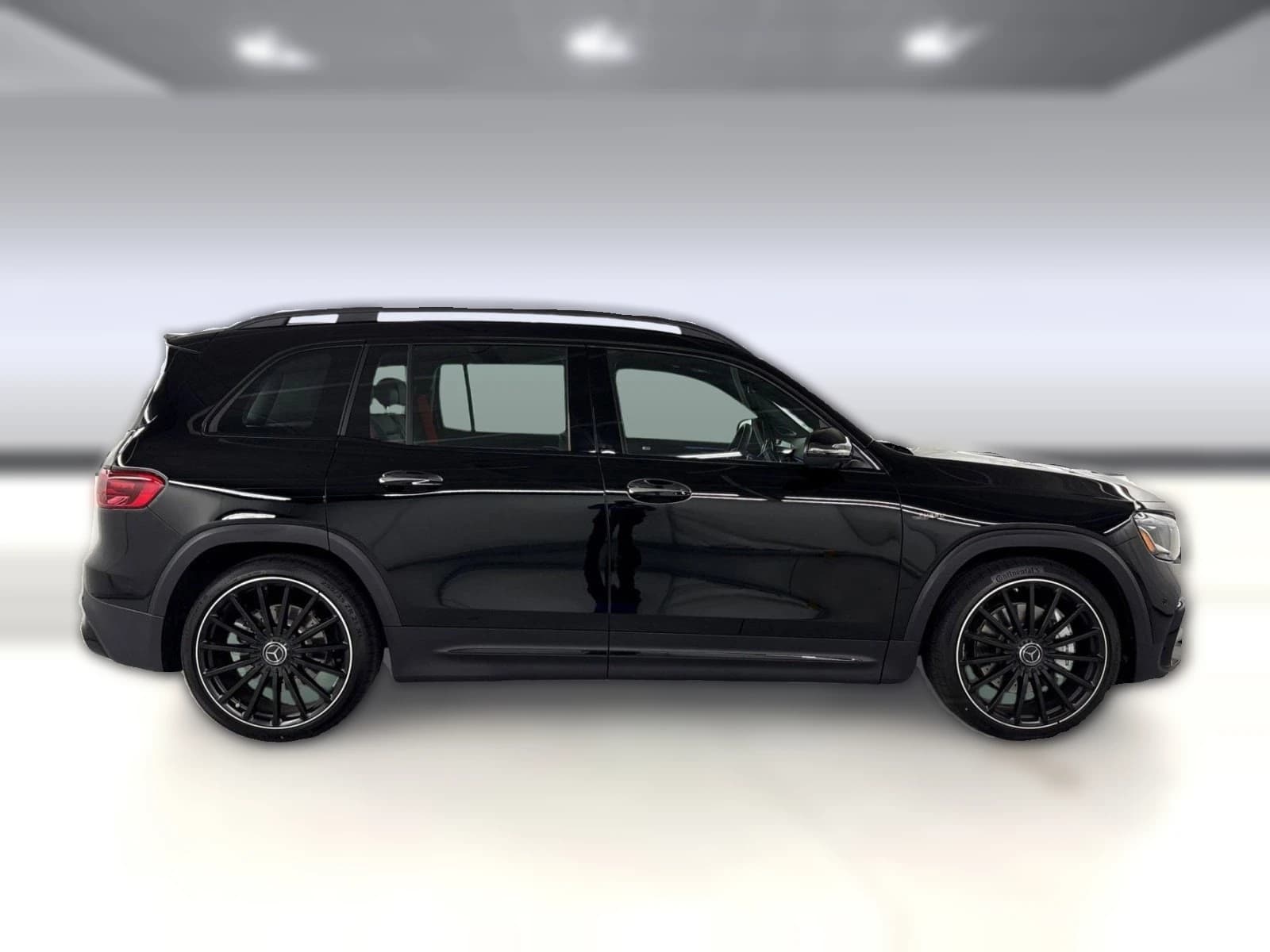 Mercedes-Benz GLB AMG GLB 35 4MATIC SUV 2026 — side view